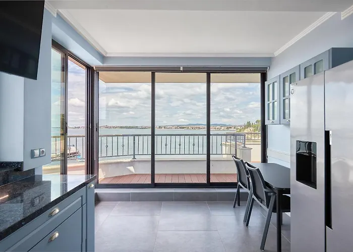 Appartamento 3bd Paradise With A Stunning View With Parking By Flat Mаnаger